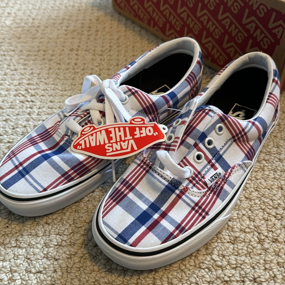 New Vans white with blue and red plaid design with box